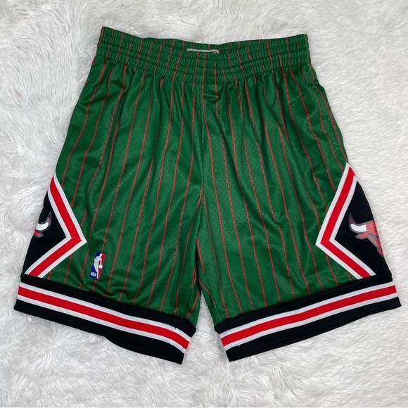 New Mitchell & Ness NBA Chicago Bulls 1995 Reload Swingman Shorts